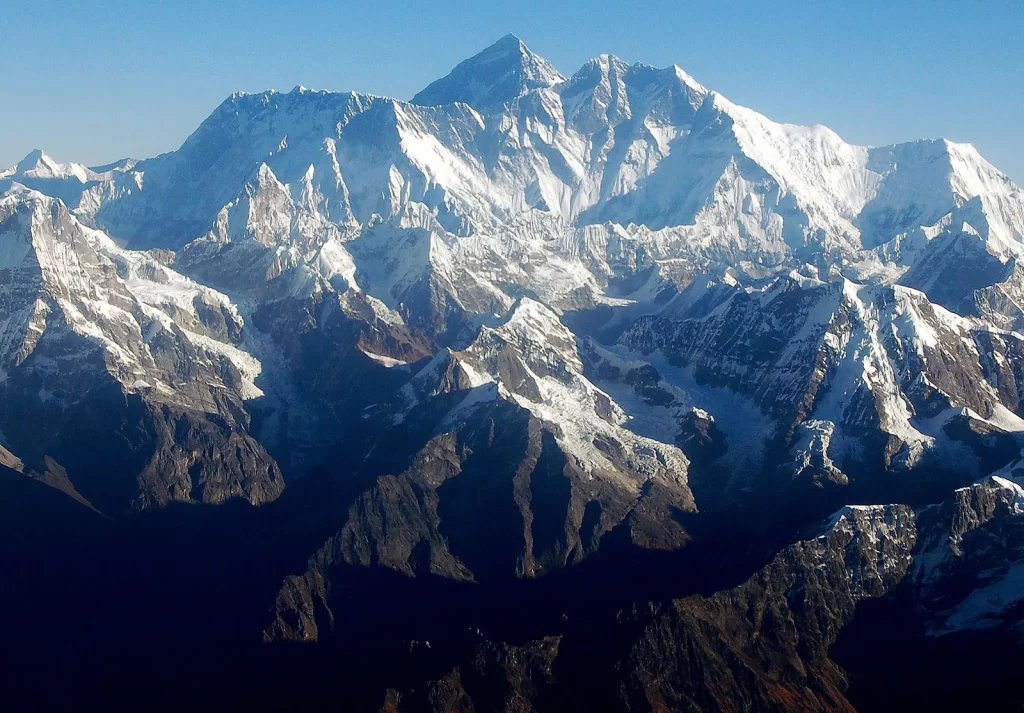 Nepal Issues Record 454 Permits For Everest – Himalaya Diary -Leading ...